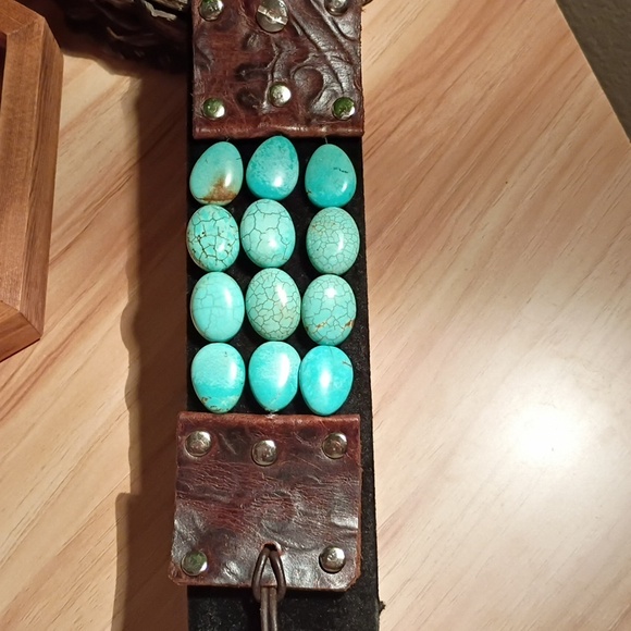 Genuine Handmade Turquoise Beaded Leather Bracelet - Picture 15 of 15